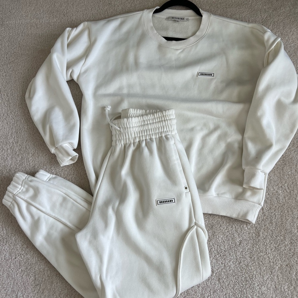BBXBRAND Off White Logo Sweatshirt & Joggers Set